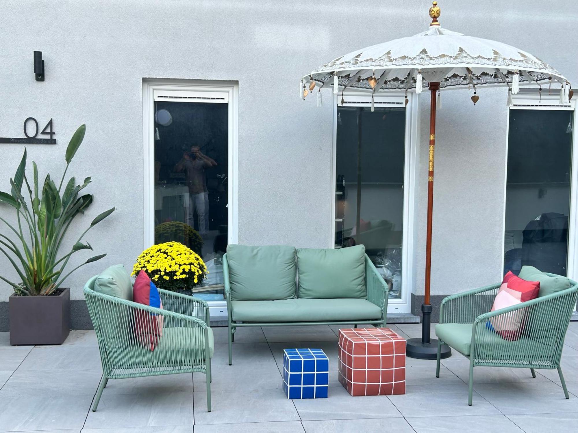 Phoenix Garden Apartment Mons Bagian luar foto