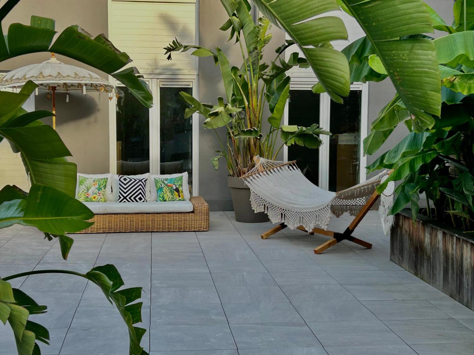 Phoenix Garden Apartment Mons Bagian luar foto
